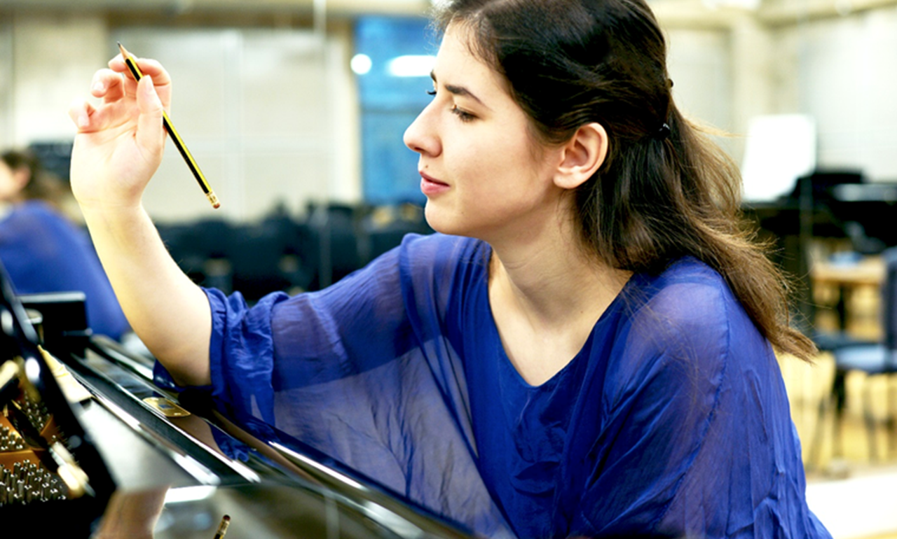 Ensemble 10/10: Music by Athanasia Kontou, Dobrinka Tabakova and Britten