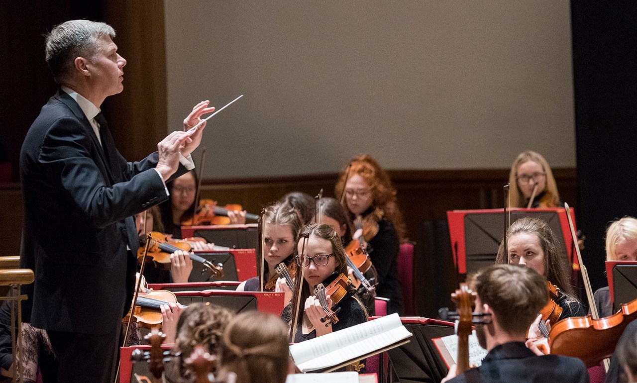 Liverpool Philharmonic Youth Company, with Catrin Finch and Seckou Keita